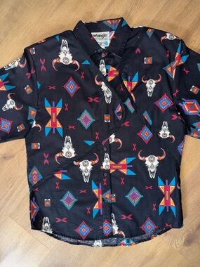 Vintage Wrangler Black Long Sleeve Southwestern Aztec Skull Print Button-Up